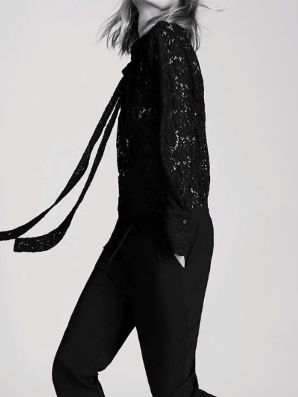ZARA TIED LACE BLOUSE size M